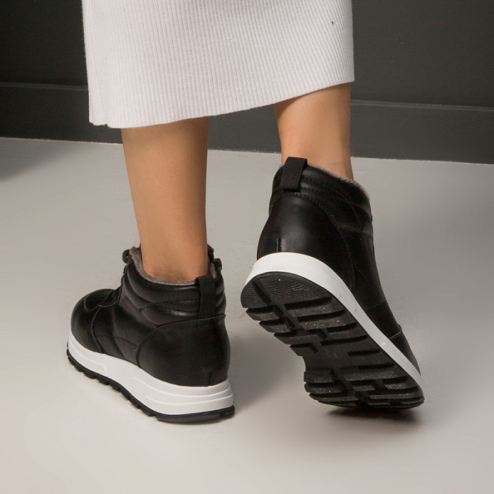 Женские ботинки Donna Daniella  черные, артикул NU412-061